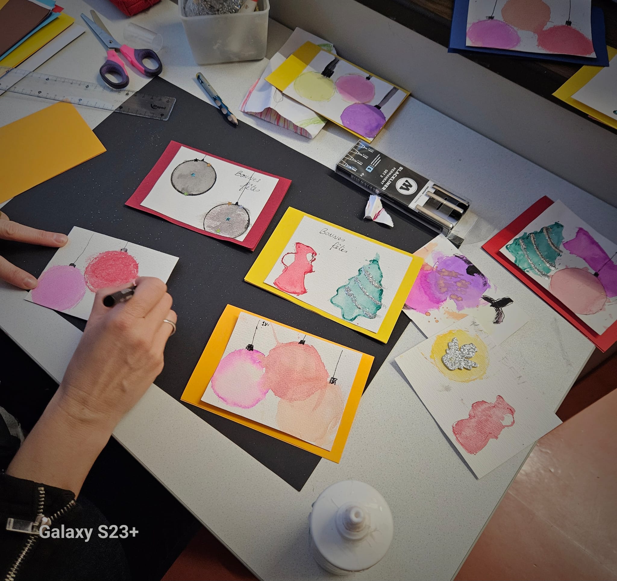 Périscolaire élémentaire : Des cartes de voeux pour les fêtes